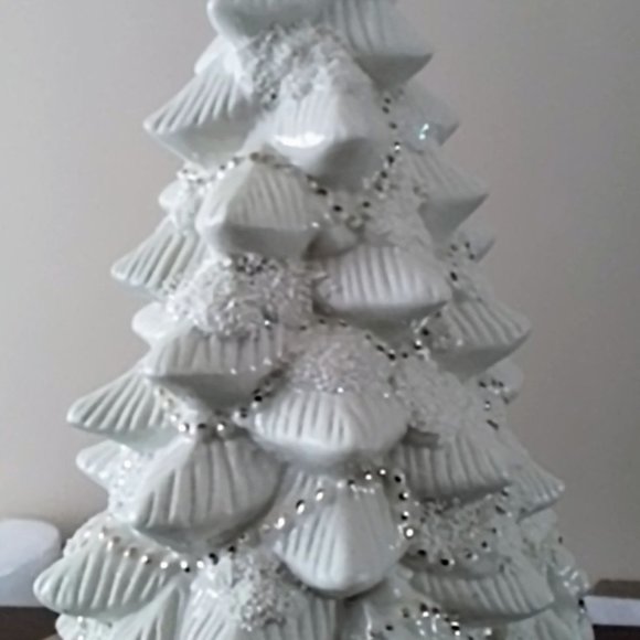 Vintage Ceramic 10" Christmas Tree Music Box ~ Breast Cancer Research Foundation - Picture 2 of 14